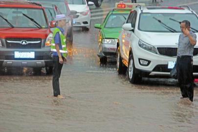 20�q��Ů�f(xi��)�����_վ�eˮ��ָ�]��ͨ�ɾW(w��ng)�t