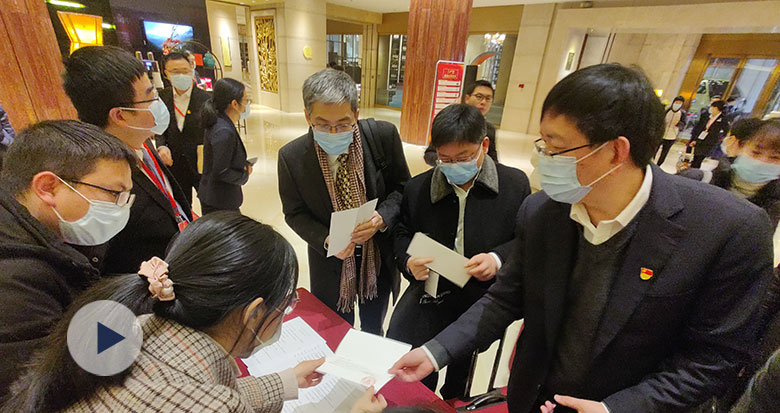 �����е�ʮ�Ĵ��h����������m(x��)��