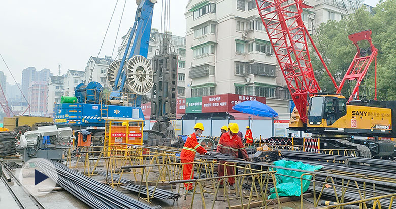 ����܉����ͨ8̖�����@��·վ�_��