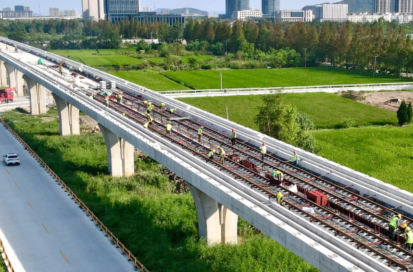 ��ʽ�_ʼ�܉ʩ���������F·��ɽ�����O(sh��)ӭ��(l��i)���M(j��n)չ