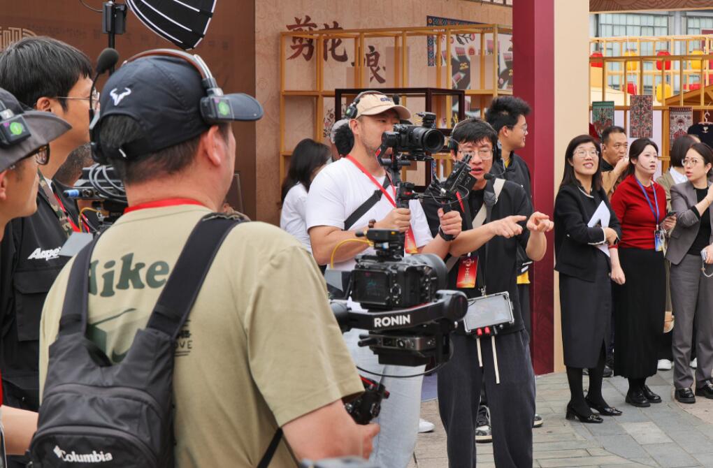 �Ӱ�Ļ������A�S��